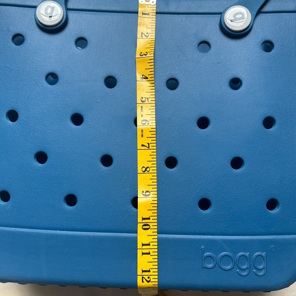 BOGG BAG BLUE-eyed Structured Tote with Perforated Design - Picture 9 of 10